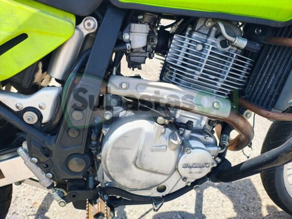 SUZUKI DR650 MODELO 2020
