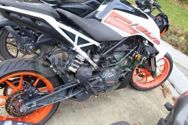 b3463d83-e4df-4105-b0a1-ad3a2f82b6d6 KTM 200 DUKE NG MODELO 2021