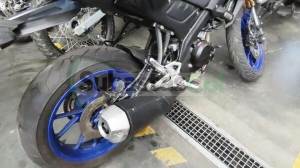 b6ae0fd2-4354-4cf4-9451-1fbf7fde5bfb YAMAHA MT15 MODELO 2025