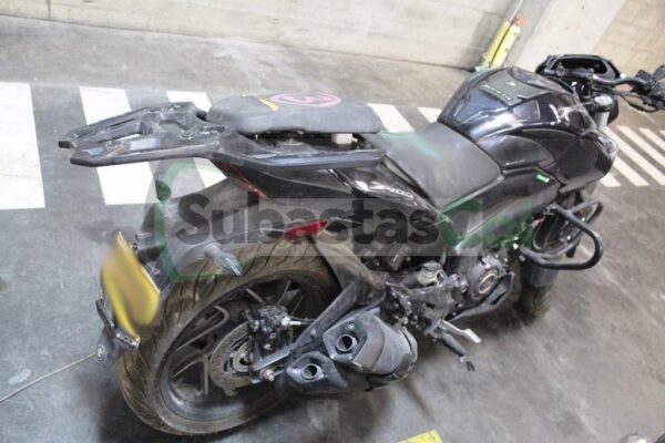 eaa2d440-5782-45bd-8d8e-4204d5987eb3 BAJAJ DOMINAR 400 MODELO 2023