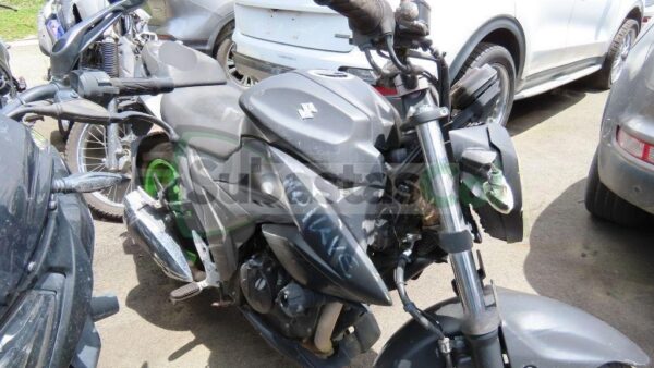 SUZUKI GIXXER 250 MODELO 2020