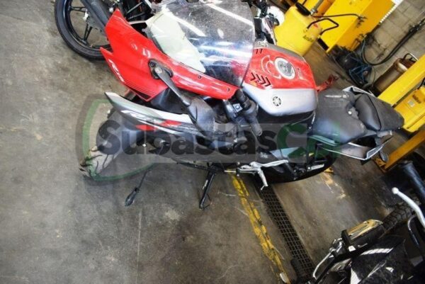 YAMAHA R15 MODELO 2020