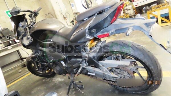 BAJAJ DOMINAR 400 MODELO 2022