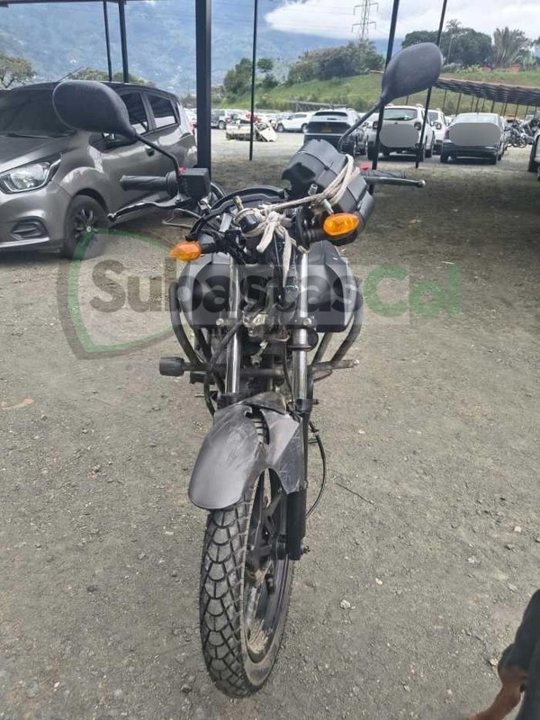 054b6f19-303f-4707-8fa6-c898ce2fa0b3 YAMAHA SZRR MODELO 2025