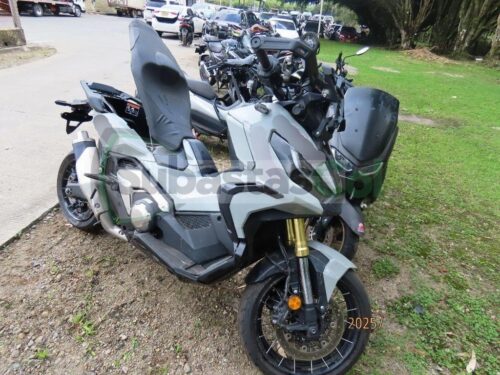 156fc3ab-7637-461e-a1df-88b2c0323f53 HONDA XADV750 MODELO 2023