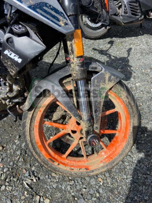 56c6a58e-5dda-47a6-8b54-9a21dcf8fe0d KTM 200 DUKE NG MODELO 2026