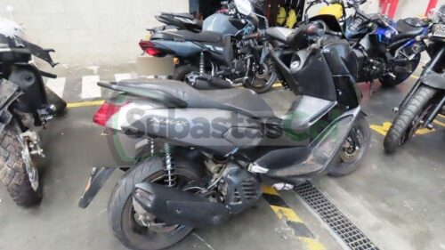 6504bcf0-5e5e-4bcc-be87-179764fd6358 YAMAHA NMAX MODELO 2021