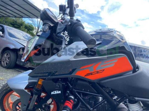 6860938d-02de-43cf-b6dc-913e848e017b KTM 200 DUKE NG MODELO 2026