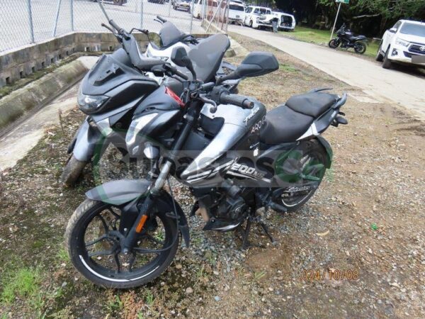 BAJAJ PULSAR NS 200 FI MODELO 2022