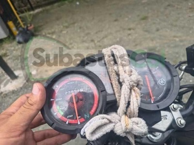 6ec75360-70a3-47a9-b883-730c3bb90980 YAMAHA SZRR MODELO 2025