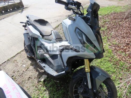 8e4b41c2-0cc7-4084-a6e6-2cb24d332baf HONDA XADV750 MODELO 2021