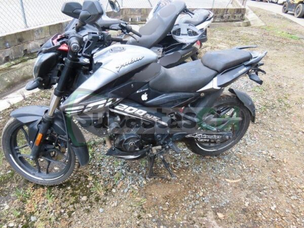 BAJAJ PULSAR NS 200 FI MODELO 2022