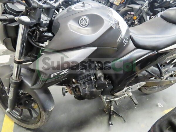 b6ba83d6-13fb-4eb2-870e-990d086f3823 YAMAHA FZN250 MODELO 2024