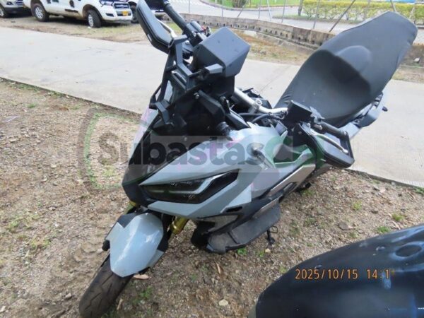 b90b94c0-e578-4597-b8b9-27724b56d23a HONDA XADV750 MODELO 2023