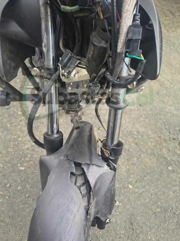 b9e9ea19-33da-4639-a305-fe69b57b8f81 YAMAHA SZRR MODELO 2025