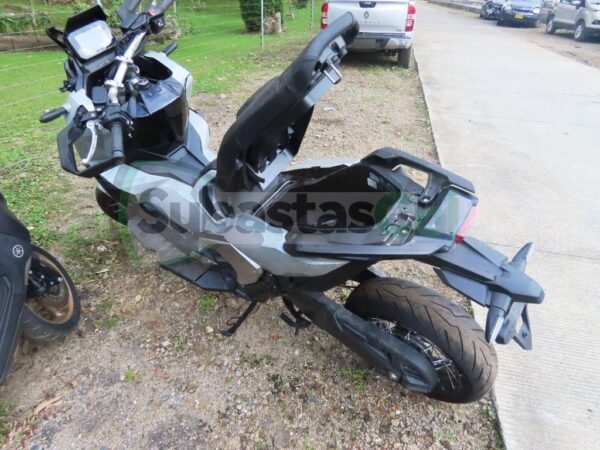 c34cb5e5-ecad-4c97-8958-5b1fd62d67c4 HONDA XADV750 MODELO 2023
