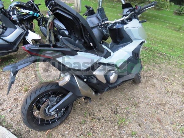 cbded3aa-4001-4441-ab5e-af1a615775ed HONDA XADV750 MODELO 2023