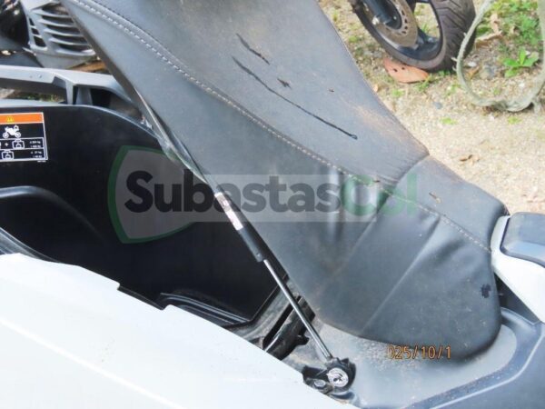 dce7bf58-15f7-4d42-abd8-8a8a5d5f6f25 HONDA XADV750 MODELO 2023