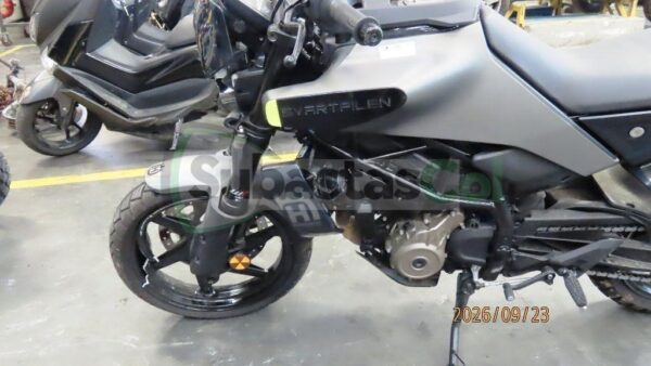 29c6985b-9bd7-4c59-ada6-f2c41c2b8902 HUSQVARNA SVARTPILEN 250 MODELO 2025