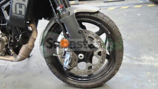 2f248e20-b7c6-47ad-8398-1a1bed6273ff HUSQVARNA SVARTPILEN 250 MODELO 2025