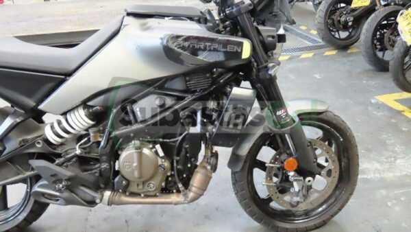 73057e76-60ba-4e99-a595-4da01fd10a3c HUSQVARNA SVARTPILEN 250 MODELO 2025